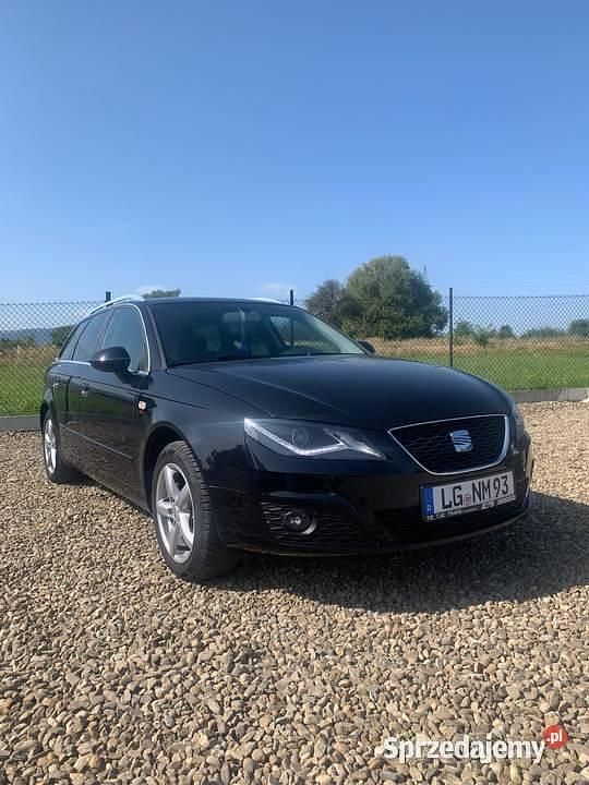 Czarny Używany 2012 Seat Exeo Kombi | 26 000 zł (Uczciwa cena) - Obraz 1/4