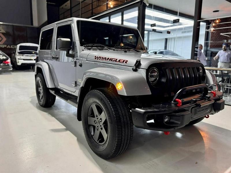 Używany Jeep Wrangler Sahara 286 KM (210 kW) 2014 Srebrny SUV