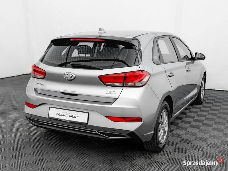 Używany Hyundai i30 120 KM (88 kW) 2022 Srebrny (metalik) Hatchback