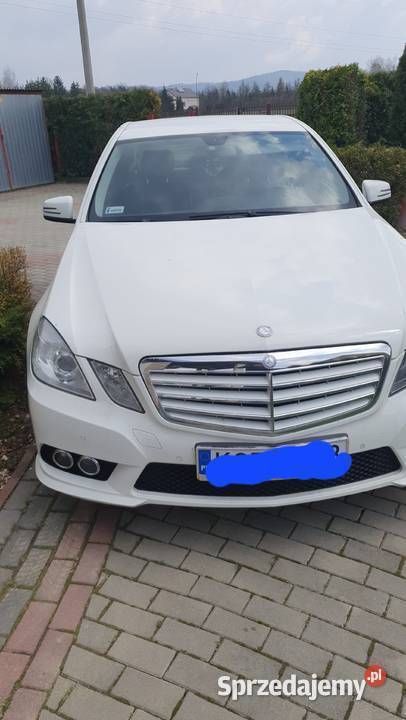 Używany 2010 Mercedes E200 | 39 900 zł - Obraz 1/4