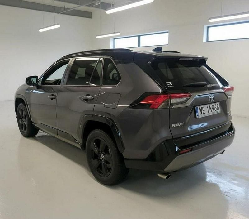 Używany Toyota RAV4 Hybrid 177 KM (130 kW) 2020 Szary (metalik) SUV
