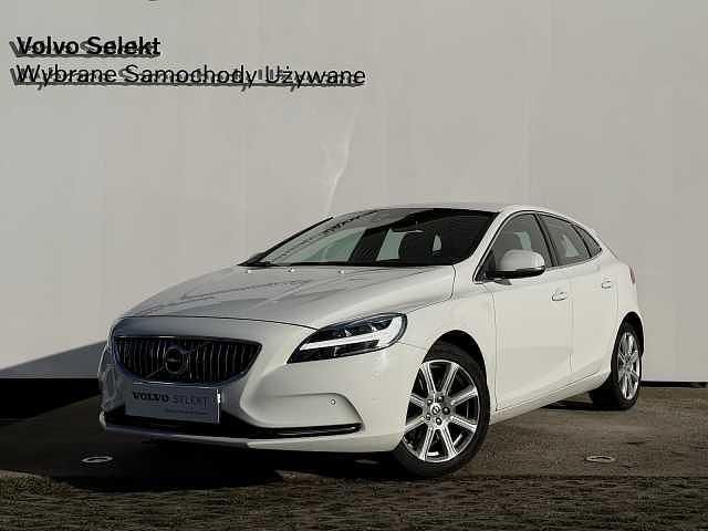 Biały Używany 2018 Volvo V40 | 61 900 zł - Obraz 1/4