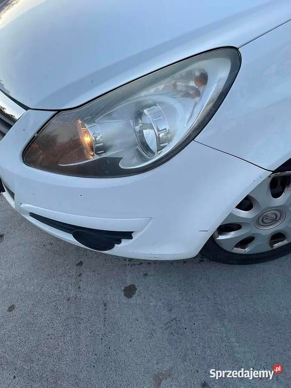 Używany Opel Corsa 60 KM (44 kW) 2010 Hatchback