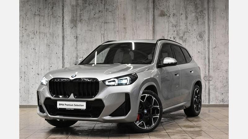 Srebrny space metalizowany Używany 2025 BMW X1 Comfort Edition SUV | 232 800 zł - Obraz 1/3