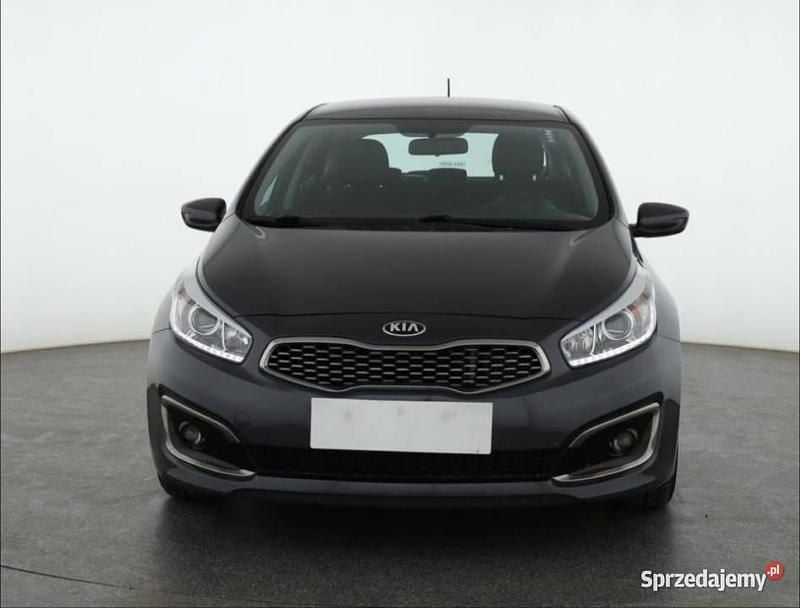 Szary Używany 2017 Kia Ceed Hatchback | 38 999 zł (Uczciwa cena) - Obraz 1/4