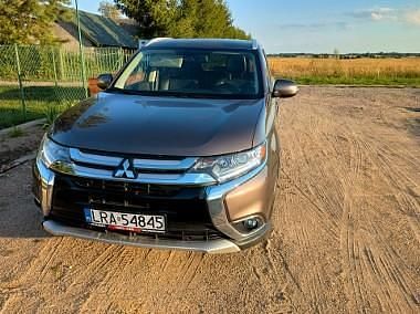 Brązowy Używany 2017 Mitsubishi Outlander SUV | 65 500 zł - Obraz 1/4