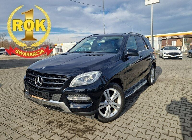 Czarny (metalik) Używany 2014 Mercedes ML350 SUV | 84 000 zł - Obraz 1/4
