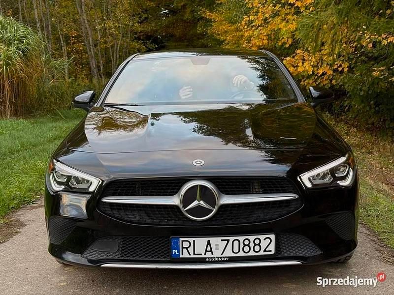 Czarny Używany 2023 Mercedes CLA250 Sedan/Limuzyna | 169 000 zł - Obraz 1/4