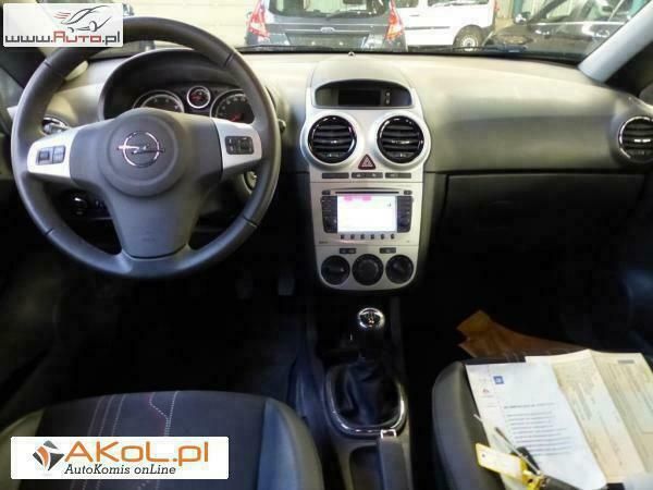 Używany Opel Corsa 95 KM (69 kW) 2012 Srebrny Hatchback