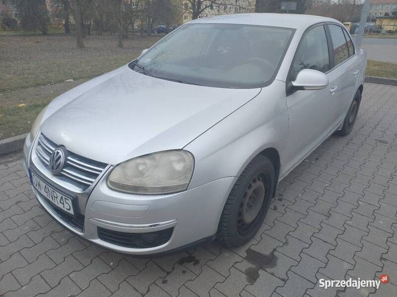 Srebrny Używany 2006 VW Jetta Sedan/Limuzyna | 4600 zł (Super Cena) - Obraz 1/4