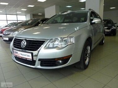 Srebrny Używany 2008 VW Passat Sedan/Limuzyna | 25 900 zł (Drogi) - Obraz 1/4