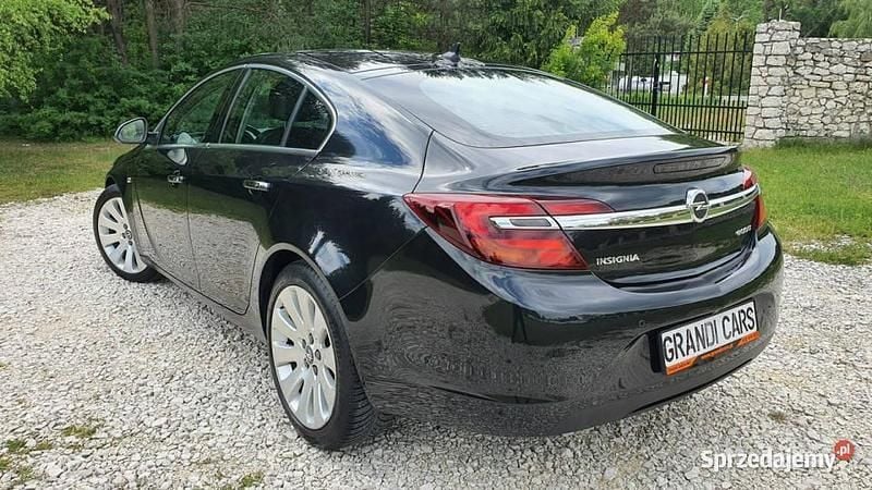 Używany Opel Insignia 120 KM (88 kW) 2014 Czarny Hatchback