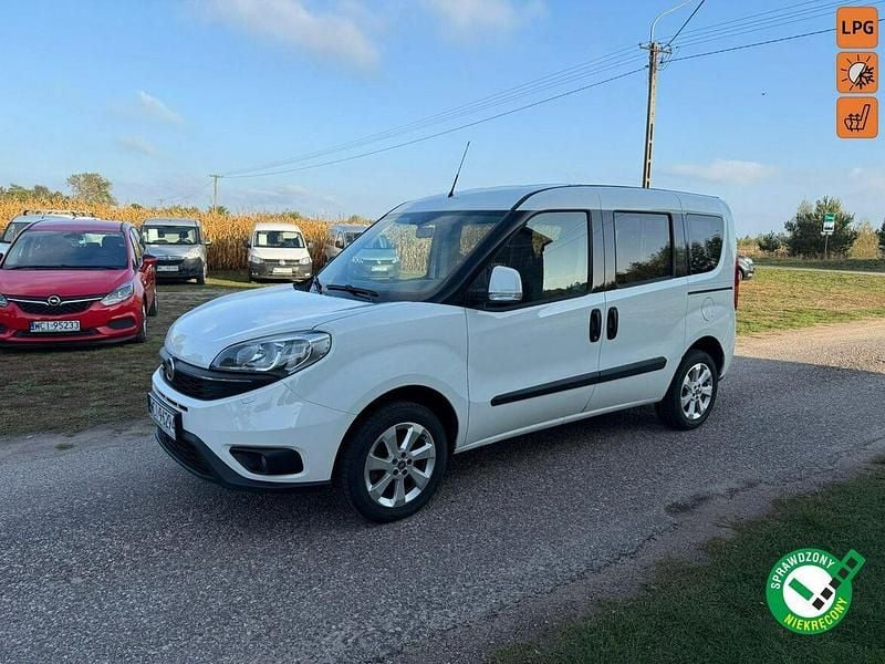 Biały Używany 2015 Fiat Doblò Minivan | 36 900 zł (Dość drogi) - Obraz 1/4