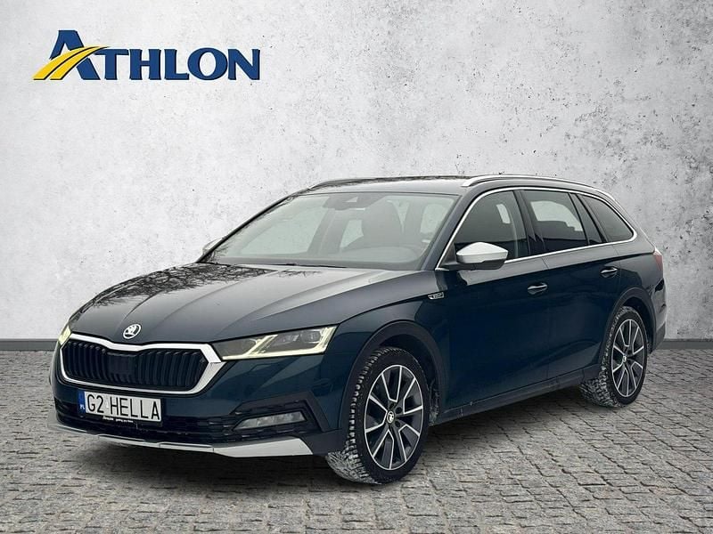 Używany Skoda Octavia 190 KM (139 kW) 2022 Niebieski (metalik) Kombi