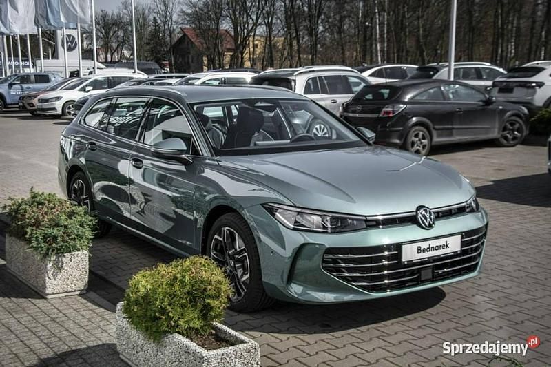 Używany VW Passat Elegance 2024 Zielony Kombi