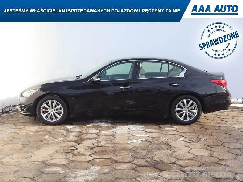 Używany Infiniti Q50 2015 Czarny Sedan/Limuzyna