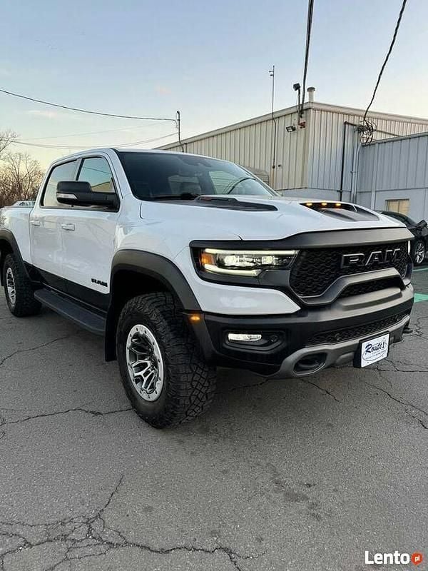 Biały Używany 2021 RAM 1500 Pickup | 460 000 zł - Obraz 1/4