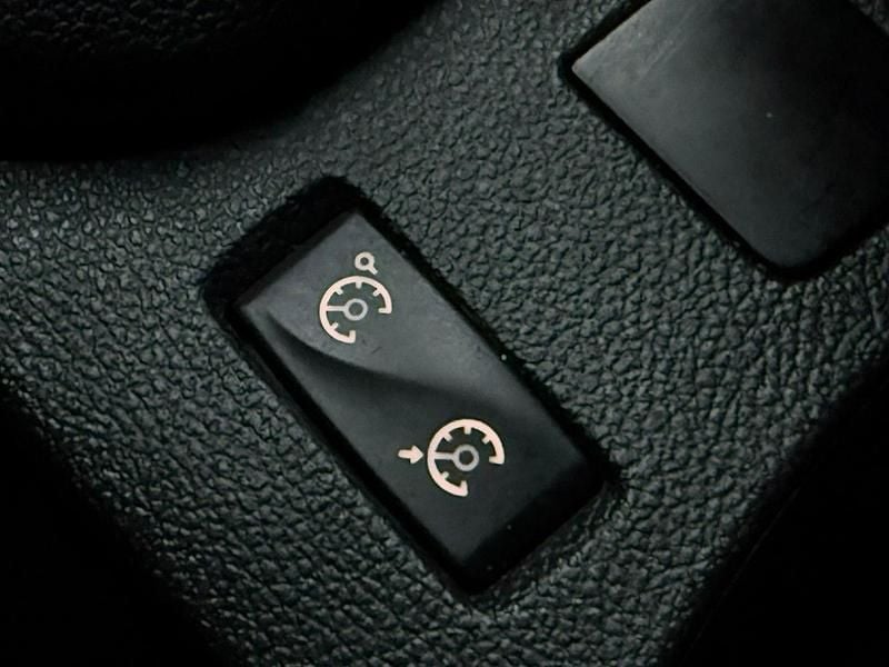 Czerwony Używany 2017 Renault Clio IV Hatchback | 29 900 zł (Dobra cena) - Obraz 1/4