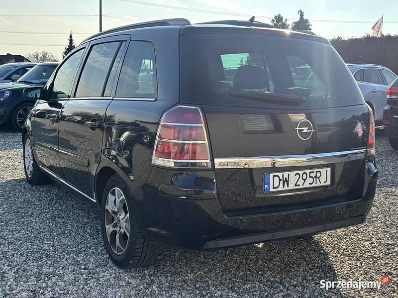 Używany Opel Zafira 2006 Czarny Minivan
