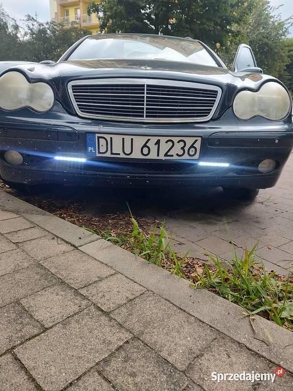 Granatowy Używany 2003 Mercedes 180 Sedan/Limuzyna | 5500 zł - Obraz 1/4
