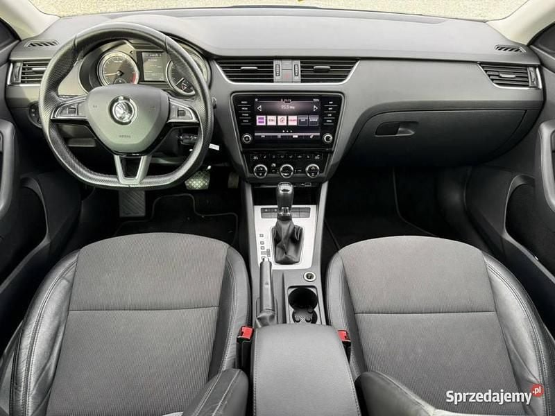 Używany Skoda Octavia Ambition 115 KM (84 kW) 2018 Niebieski Kombi