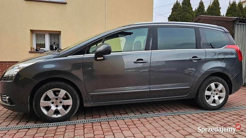 Używany Peugeot 5008 2013 Szary Minivan