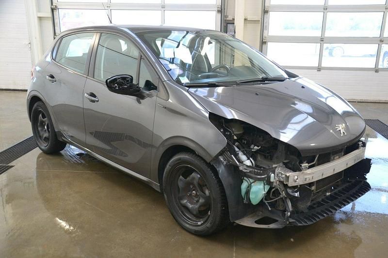 Szary Używany 2019 Peugeot 208 Hatchback | 17 500 zł - Obraz 1/4