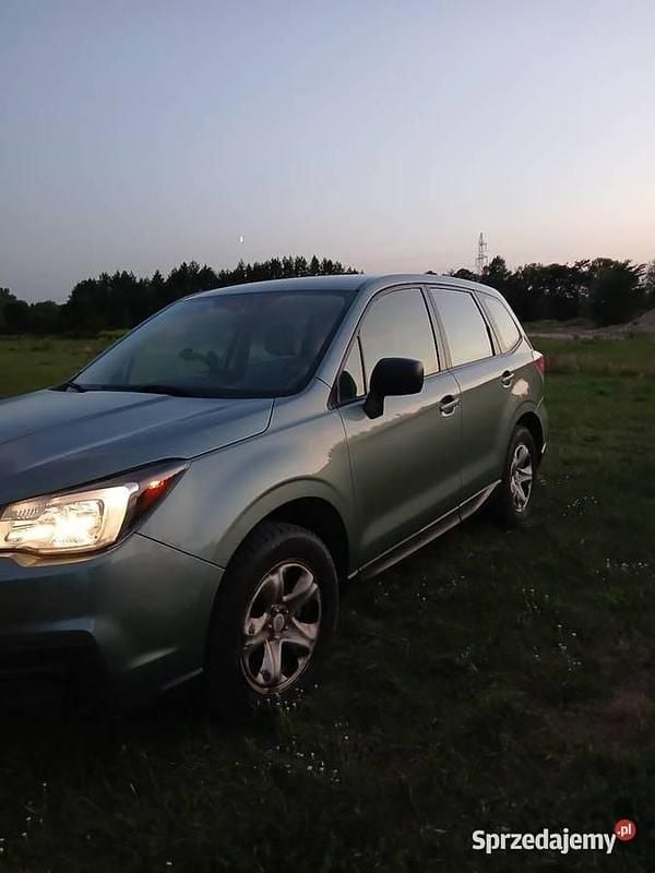 Używany Subaru Forester 2017 Zielony SUV