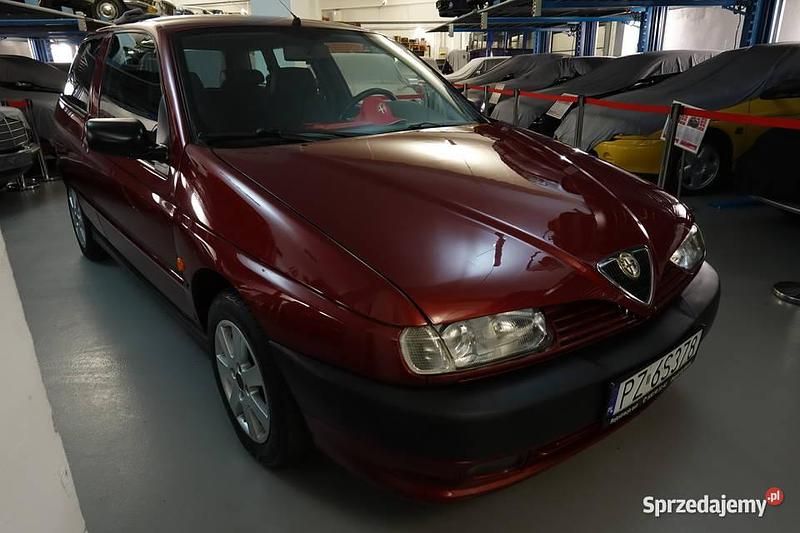 Bordowy Używany 1994 Alfa Romeo 145 Hatchback | 11 500 zł - Obraz 1/4