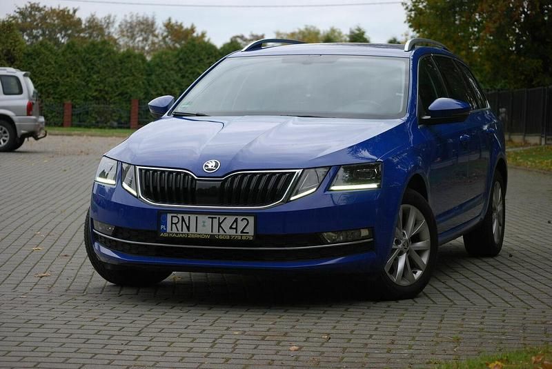 Niebieski Używany 2018 Skoda Octavia Style Kabriolet | 49 999 zł - Obraz 1/4