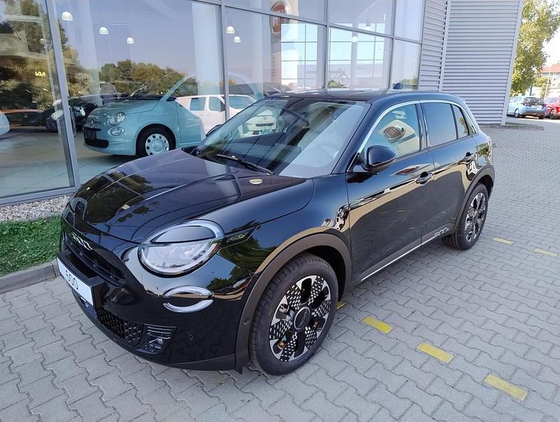 Lakier pastelowy czarny cinema Nowe 2025 Fiat 600 La Prima SUV | 103 010 zł (Uczciwa cena) - Obraz 1/4