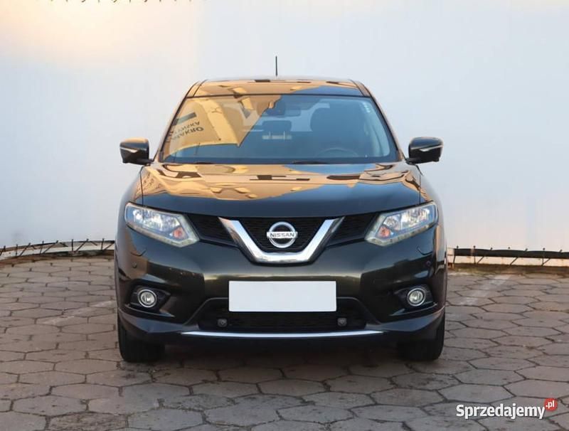 Zielony Używany 2015 Nissan X-Trail SUV | 46 999 zł (Uczciwa cena) - Obraz 1/4