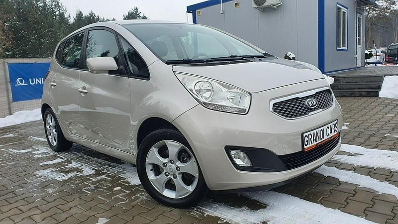 Używany Kia Venga 125 KM (91 kW) 2010 Beżowy Hatchback