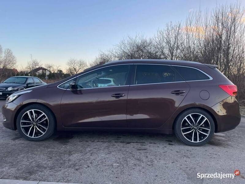 Brązowy Używany 2014 Kia Ceed Kombi | 34 900 zł (Uczciwa cena) - Obraz 1/4