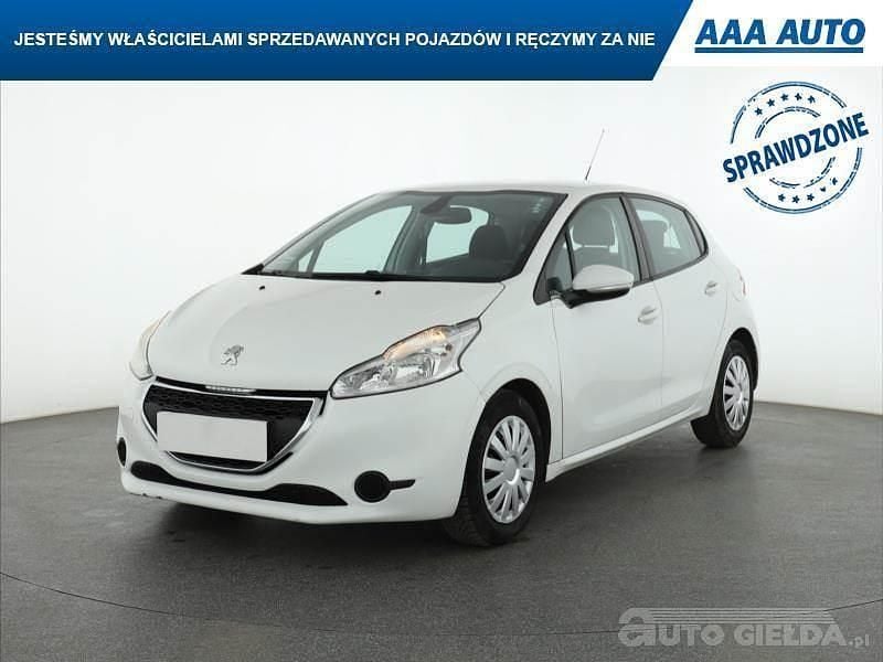 Używany Peugeot 208 2013 Biały Hatchback