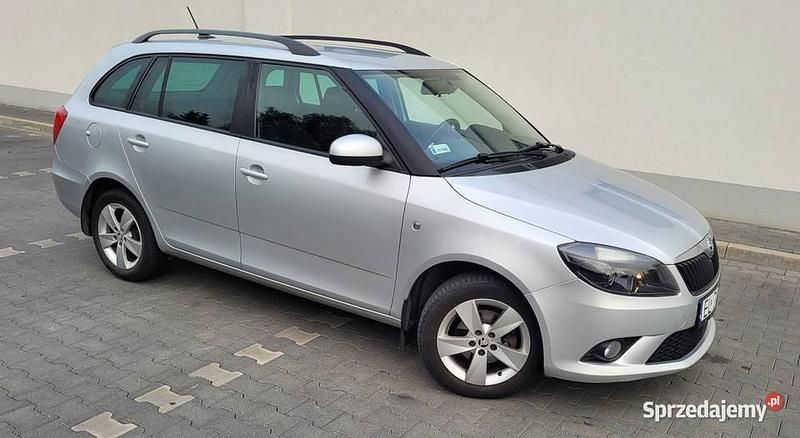 Srebrny Używany 2014 Skoda Fabia Hatchback | 16 900 zł (Uczciwa cena) - Obraz 1/4