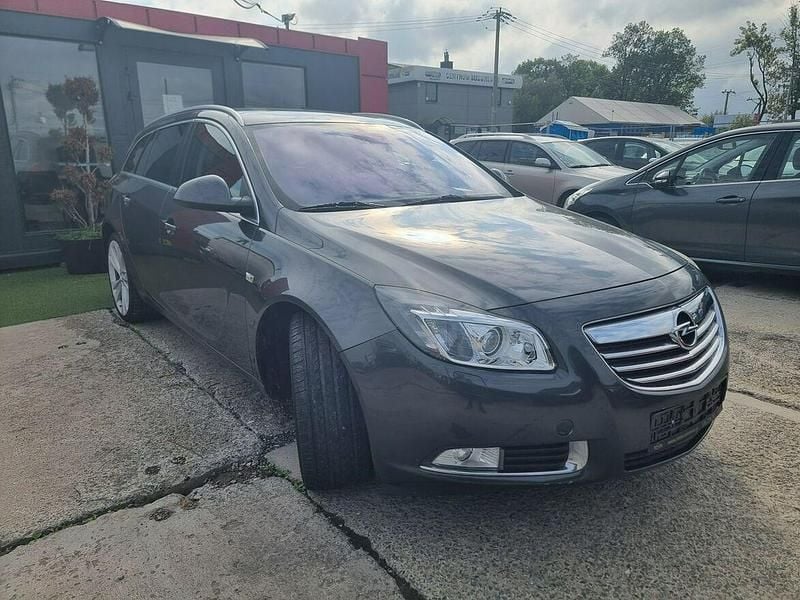 Używany Opel Insignia 222 KM (163 kW) 2009 Szary (metalik) Kombi