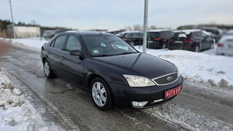 Używany Ford Mondeo Ghia 146 KM (107 kW) 2004 Czarny Hatchback