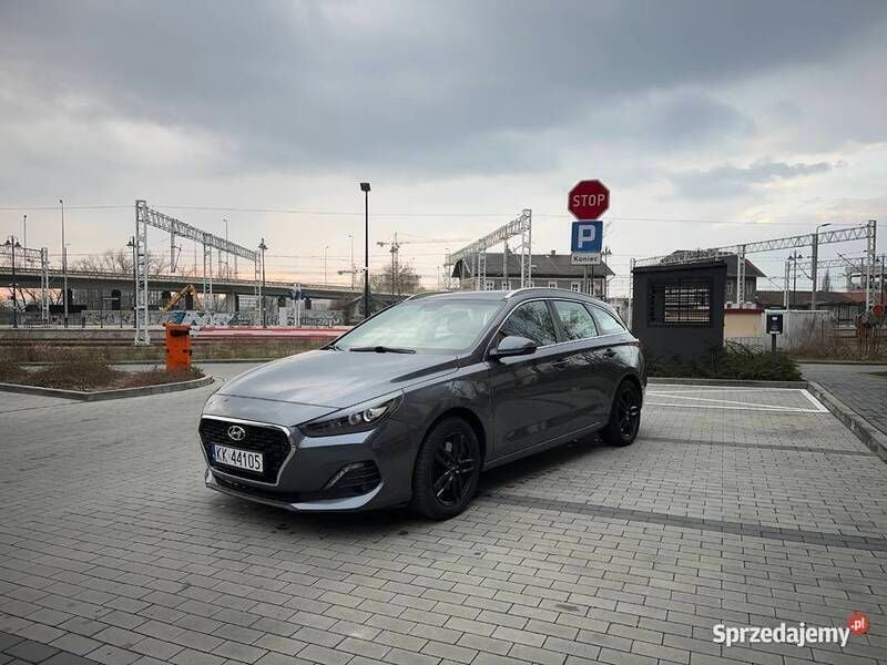 Szary Używany 2020 Hyundai i30 Sedan/Limuzyna | 66 000 zł (Drogi) - Obraz 1/4