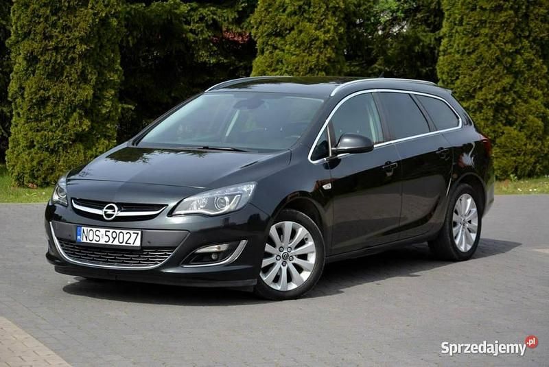 Czarny Używany 2014 Opel Astra Kombi | 28 900 zł (Dobra cena) - Obraz 1/4