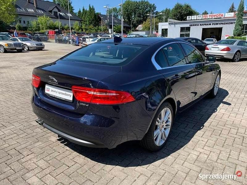Używany 2017 Jaguar XE Sedan/Limuzyna | 73 900 zł (Dość drogi) - Obraz 1/4