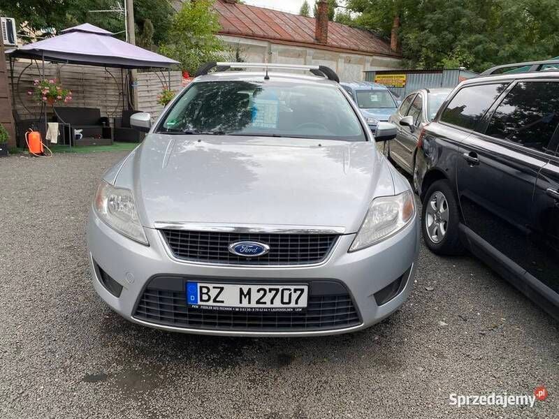 Używany Ford Mondeo 2010 Srebrny Sedan/Limuzyna