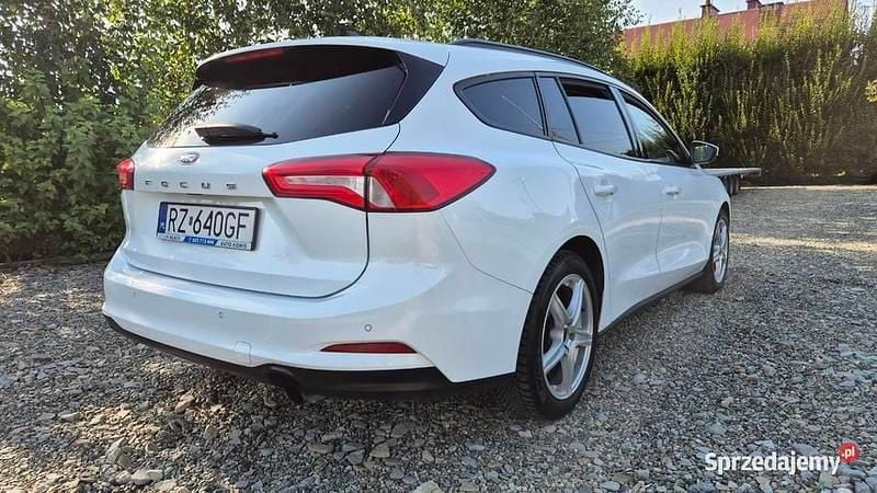 Biały Używany 2020 Ford Focus Kombi | 39 900 zł (Super Cena) - Obraz 1/4