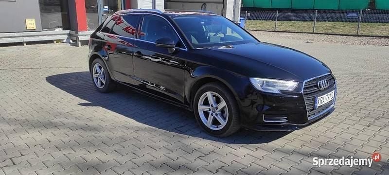Używany Audi A3 2017 Czarny Hatchback