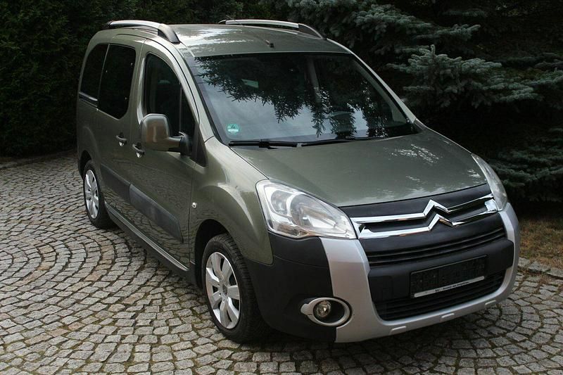 Szary Używany 2010 Citroën Berlingo Minivan | 20 700 zł (Uczciwa cena) - Obraz 1/4