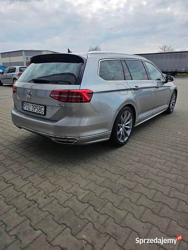 Używany VW Passat R-line 120 KM (88 kW) 2015 Srebrny Kombi