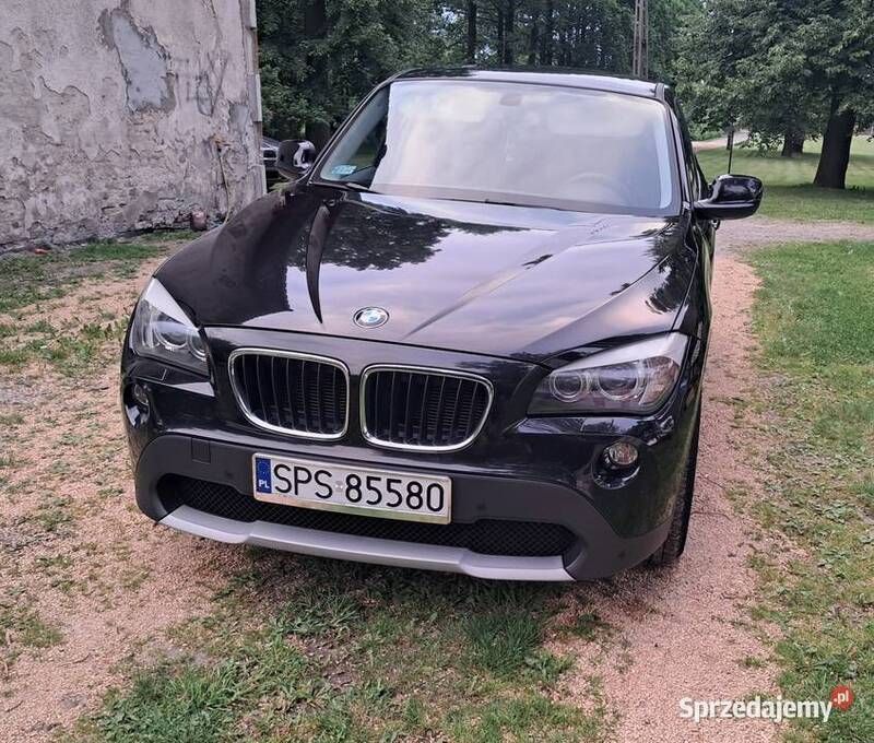 Czarny Używany 2011 BMW X1 SUV | 38 500 zł (Uczciwa cena) - Obraz 1/4