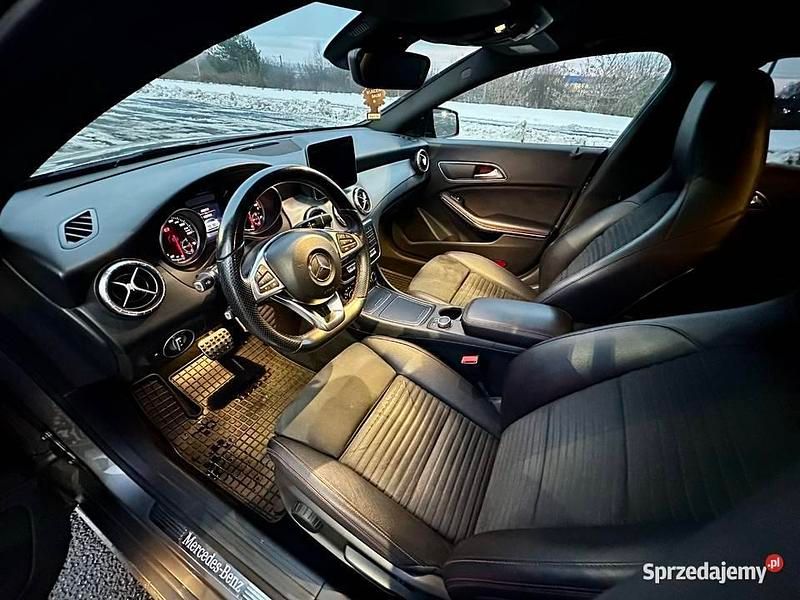 Używany Mercedes CLA200 AMG line 2016 Szary Kombi