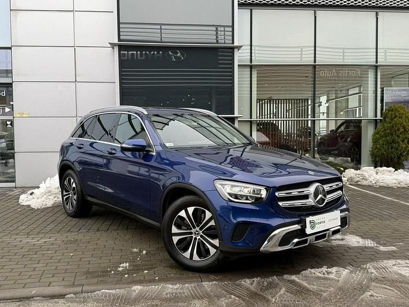 Używany Mercedes GLC200 163 KM (119 kW) 2019 Niebieski SUV