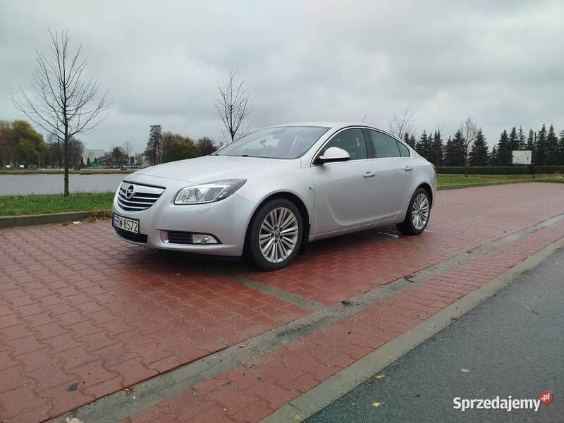 Srebrny Używany 2012 Opel Insignia Sedan/Limuzyna | 27 000 zł (Uczciwa cena) - Obraz 1/4
